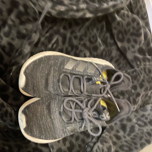 Adidas - Picture 2 of 2